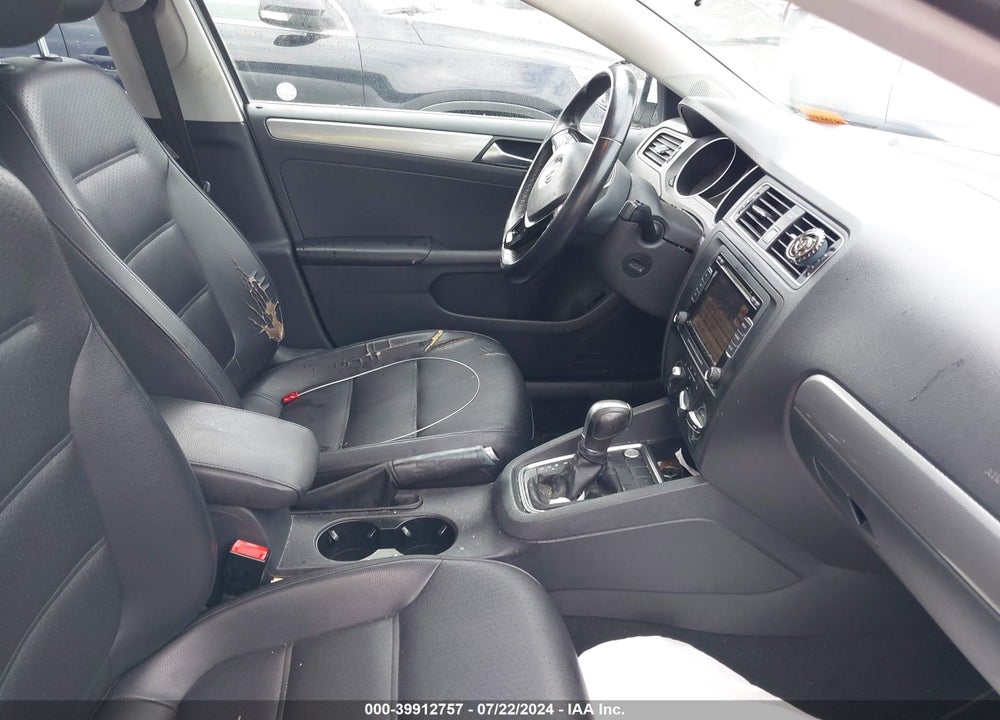 2015 VOLKSWAGEN JETTA 1.8T SE VIN: 3VWD17AJXFM282620