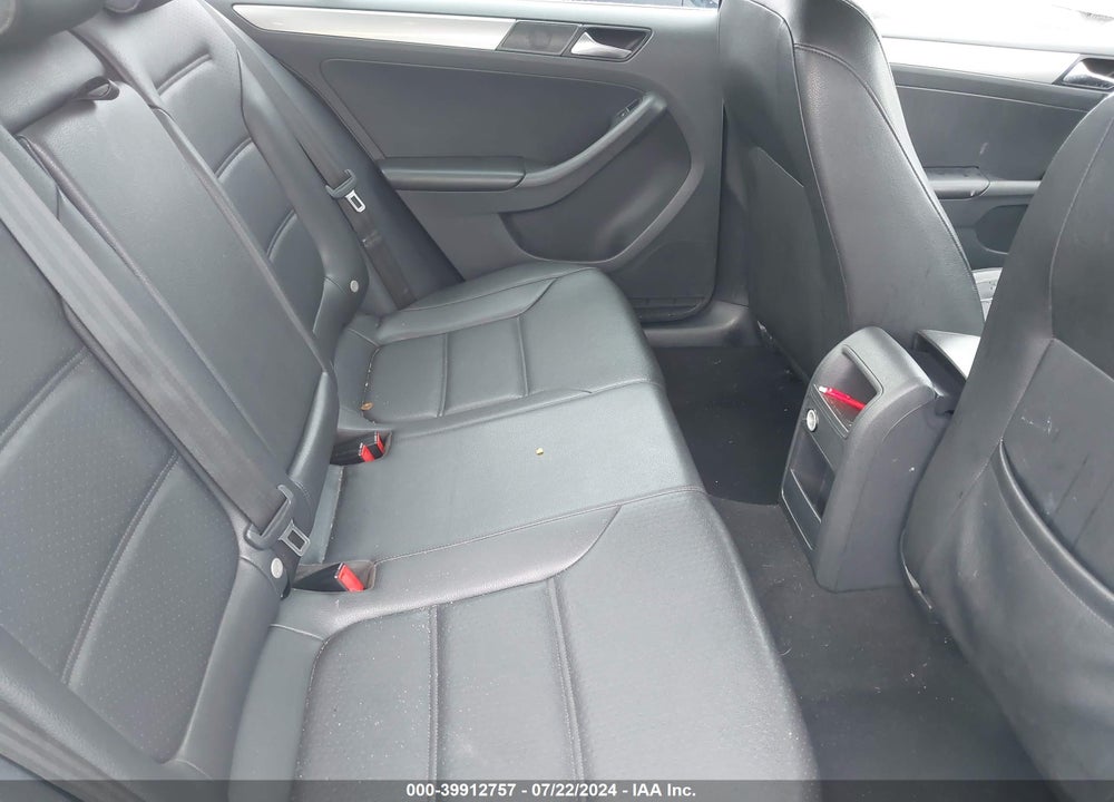 2015 VOLKSWAGEN JETTA 1.8T SE VIN: 3VWD17AJXFM282620