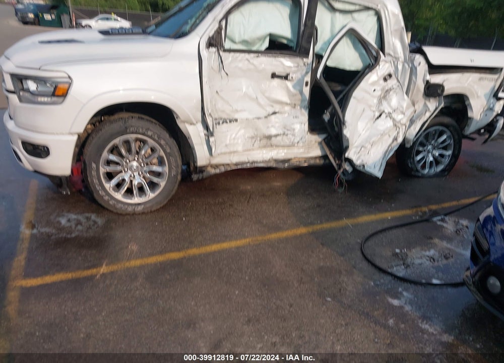 2022 RAM 1500 LAIE  4X4 5'7 BOX VIN: 1C6SRFJT2NN385105