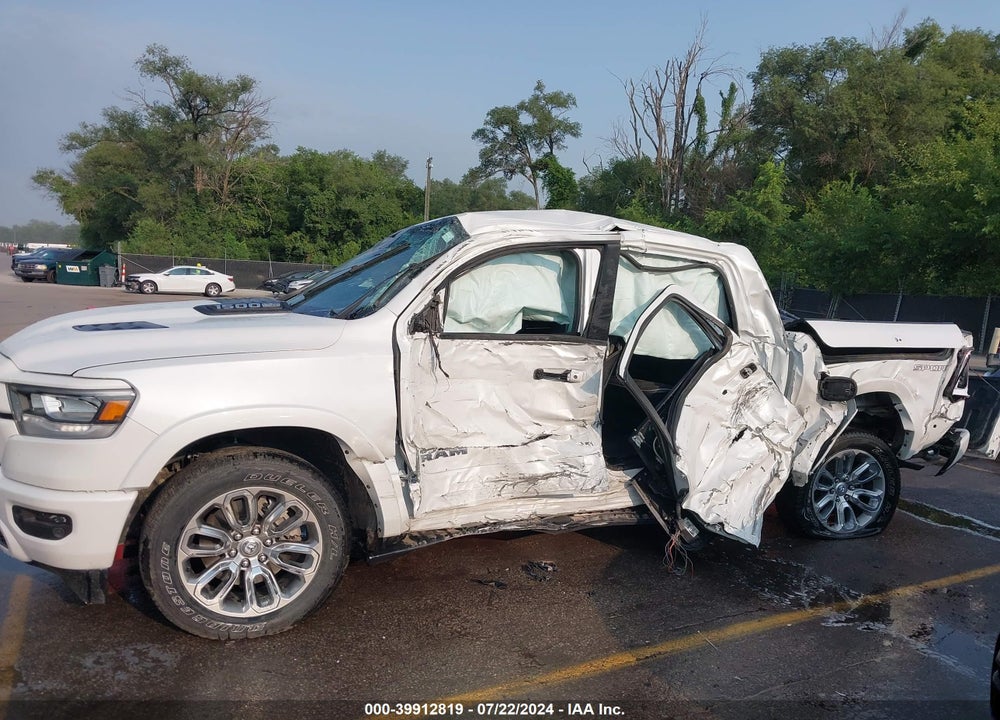 2022 RAM 1500 LAIE  4X4 5'7 BOX VIN: 1C6SRFJT2NN385105