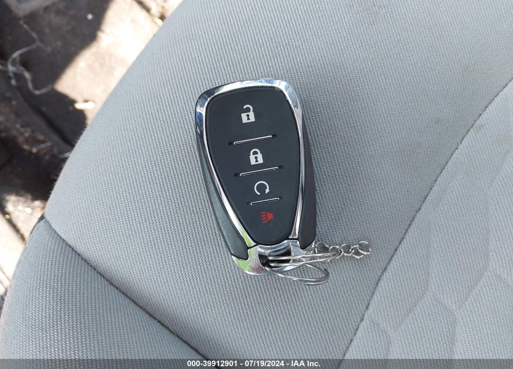 2019 CHEVROLET EQUINOX LT VIN: 2GNAXUEV0K6198639