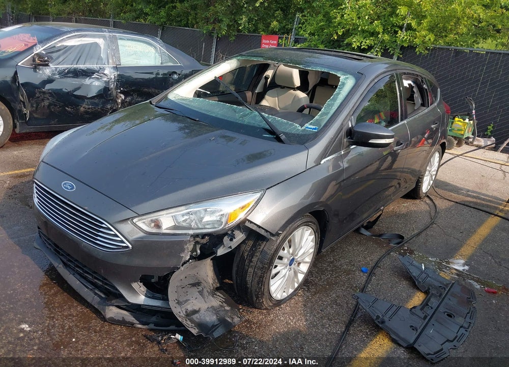 2017 FORD FOCUS TITANIUM VIN: 1FADP3N28HL291436
