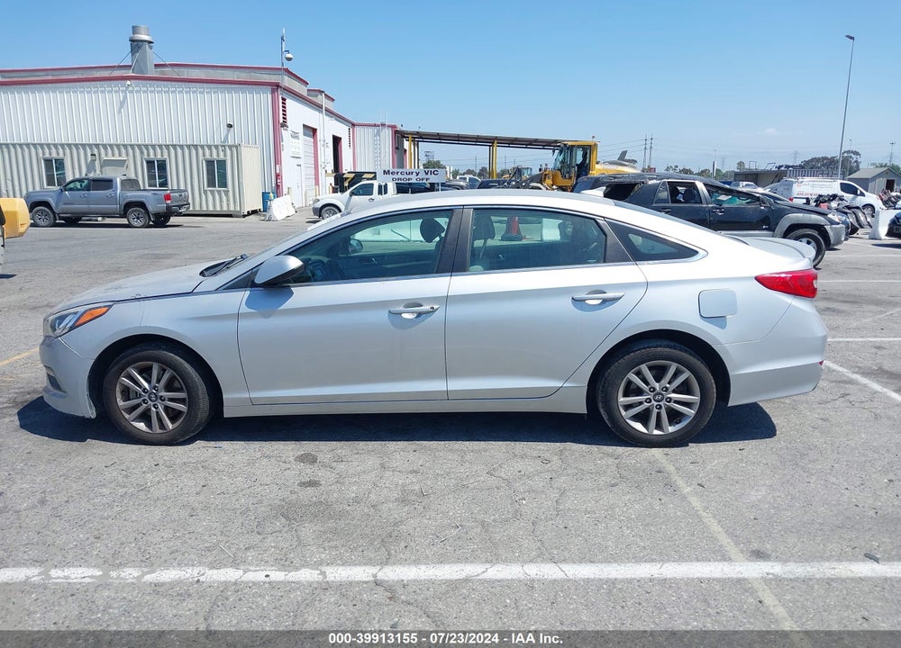 2015 HYUNDAI SONATA SE VIN: 5NPE24AF1FH014480
