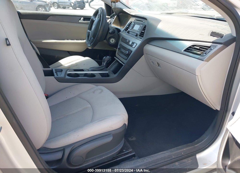 2015 HYUNDAI SONATA SE VIN: 5NPE24AF1FH014480