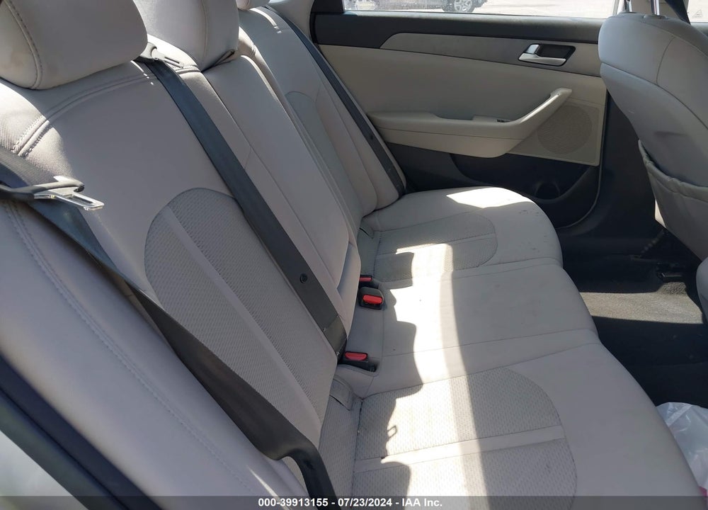 2015 HYUNDAI SONATA SE VIN: 5NPE24AF1FH014480