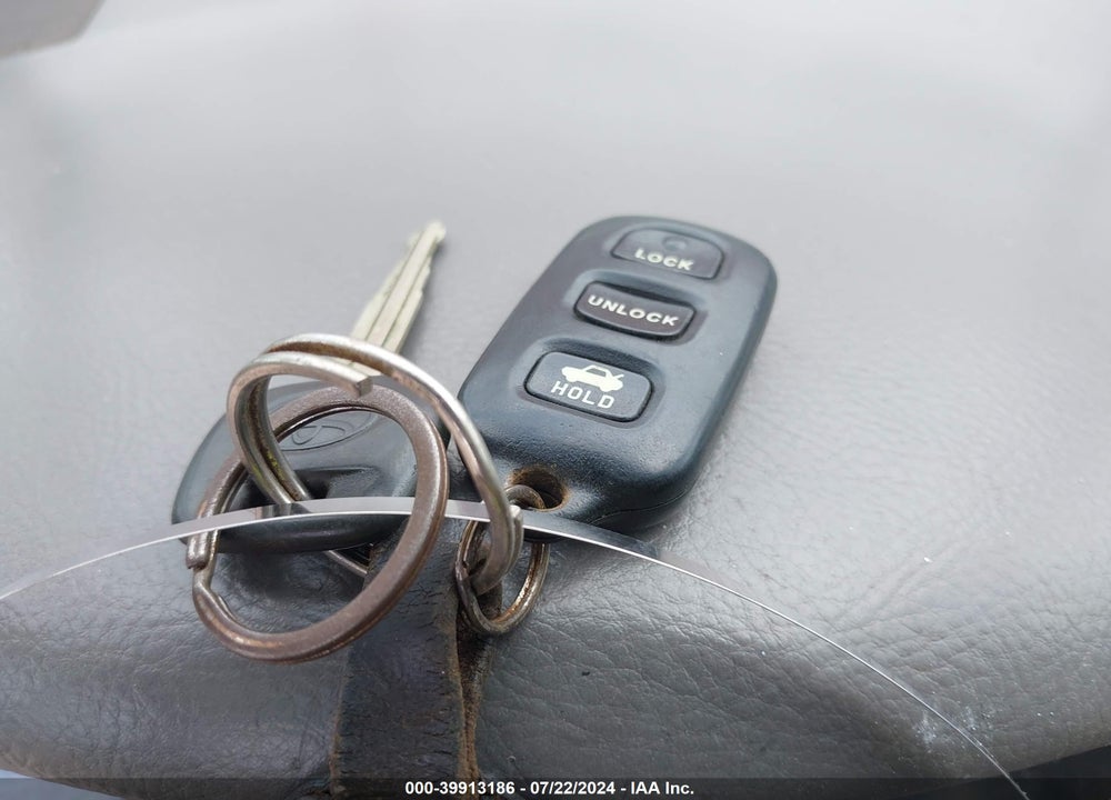 2004 TOYOTA CAMRY LE VIN: 4T1BE32K04U376038