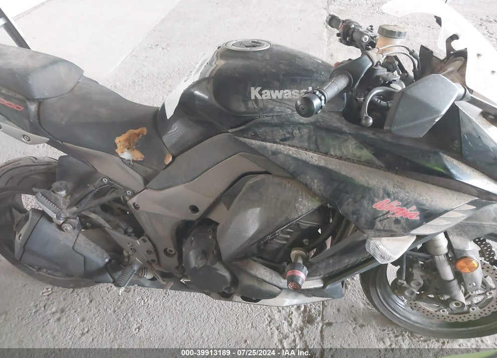 2011 KAWASAKI ZX1000 G VIN: JKAZXCG17BA003245