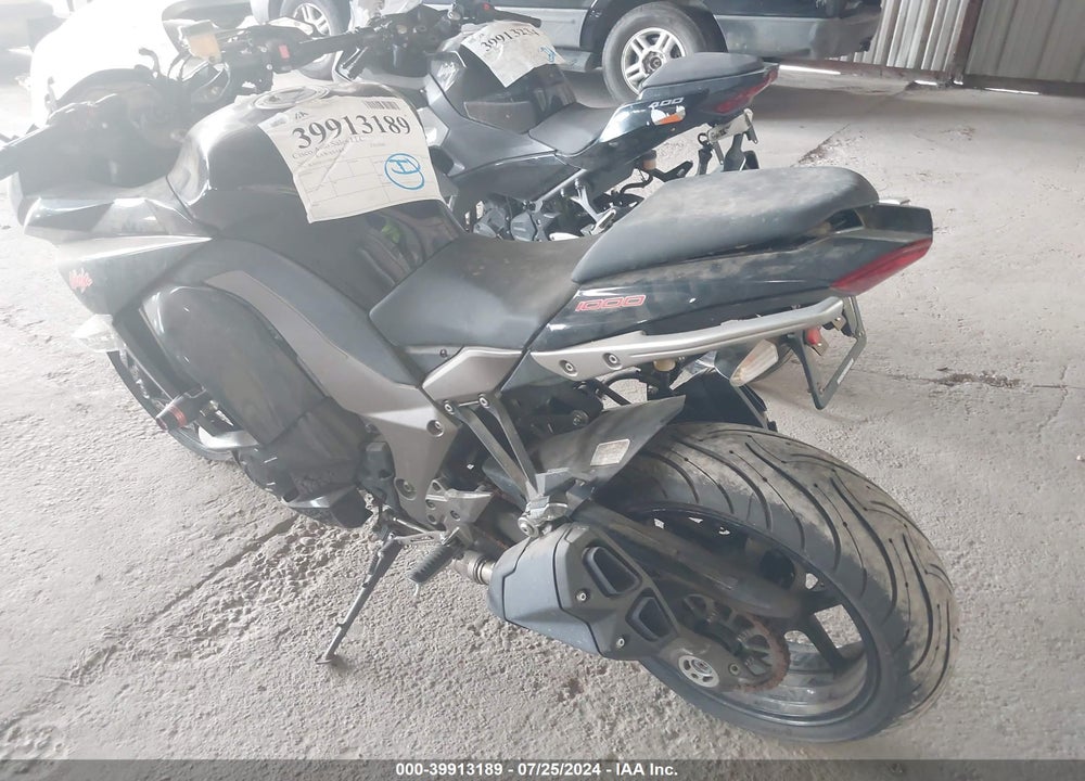 2011 KAWASAKI ZX1000 G VIN: JKAZXCG17BA003245