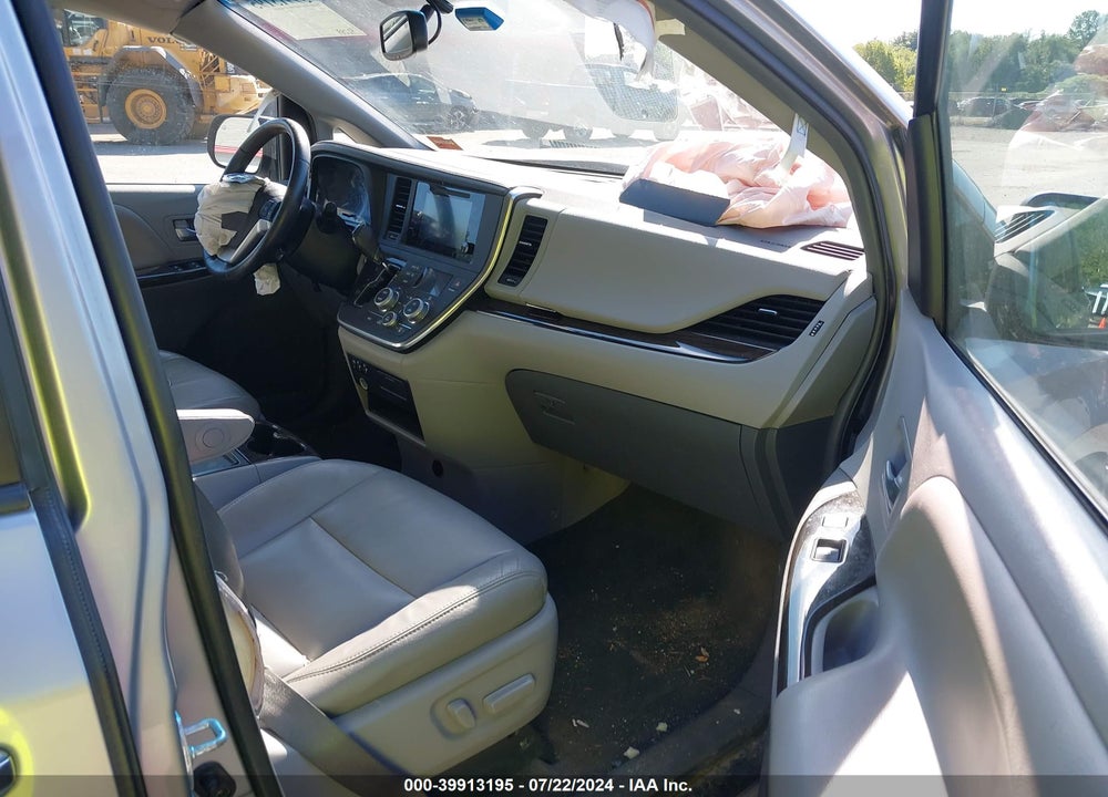 2017 TOYOTA SIENNA XLE 7 PASSENGER VIN: 5TDDZ3DC2HS159219