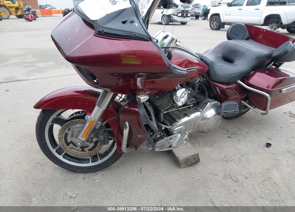 2016 HARLEY-DAVIDSON FLTRU VIN: 1HD1KGL17GB621664