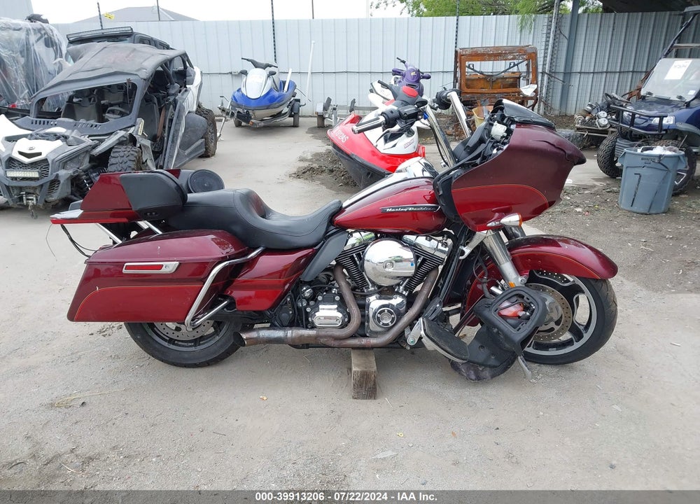 2016 HARLEY-DAVIDSON FLTRU VIN: 1HD1KGL17GB621664
