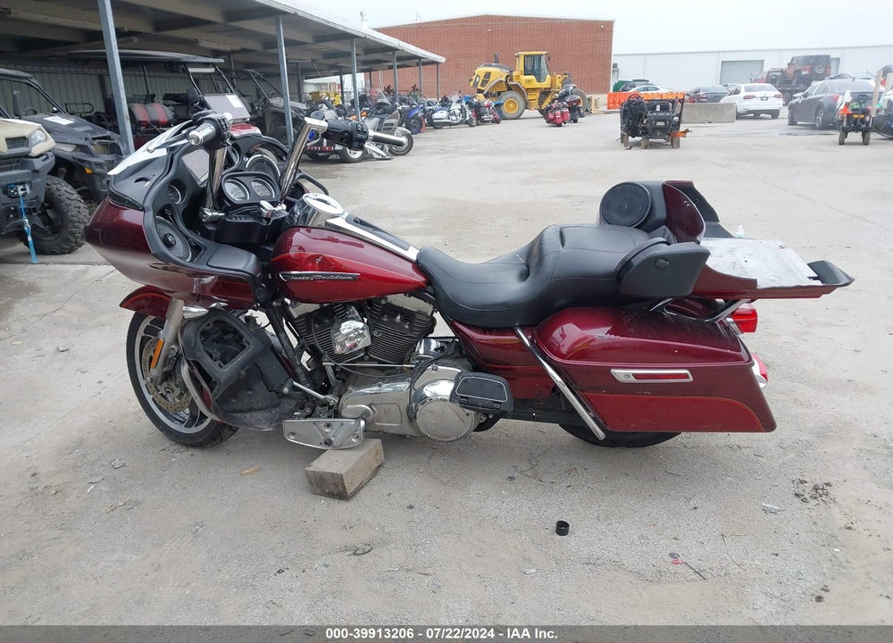 2016 HARLEY-DAVIDSON FLTRU VIN: 1HD1KGL17GB621664