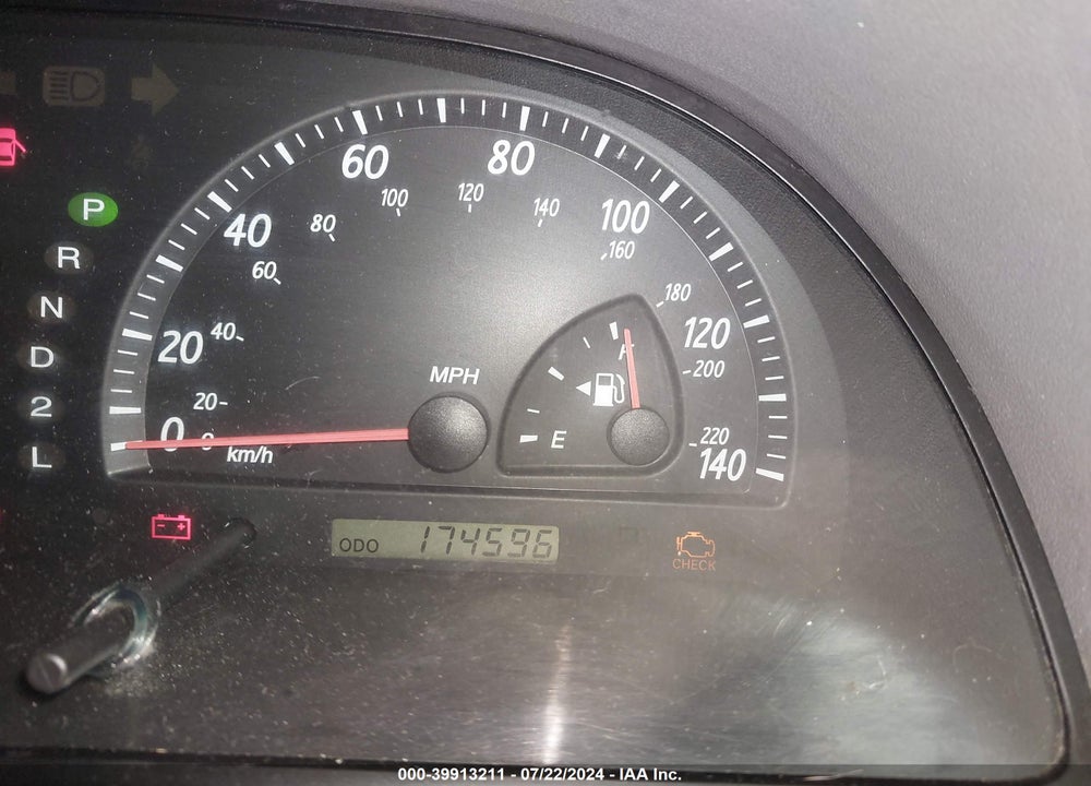 2002 TOYOTA CAMRY LE VIN: JTDBE32K520094826