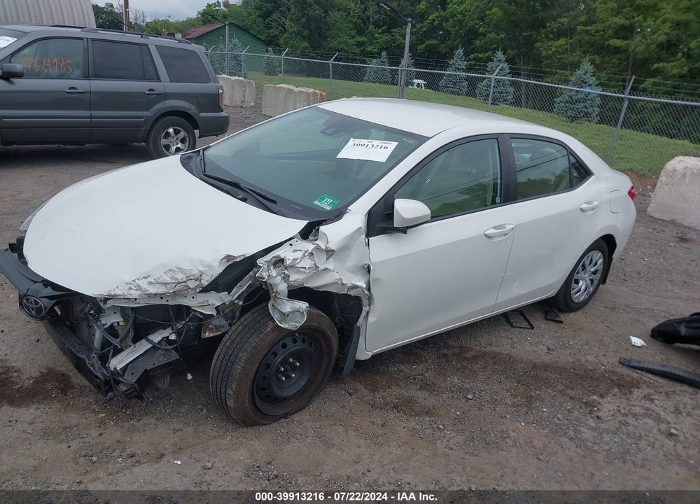 2018 TOYOTA COROLLA LE VIN: 5YFBURHE4JP807954