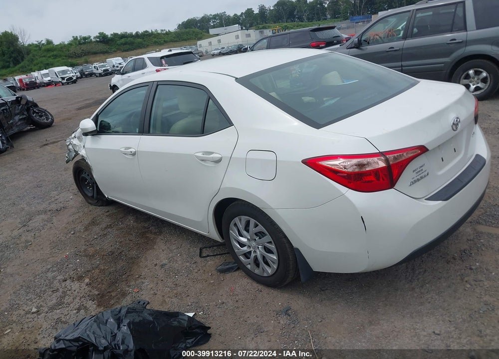2018 TOYOTA COROLLA LE VIN: 5YFBURHE4JP807954