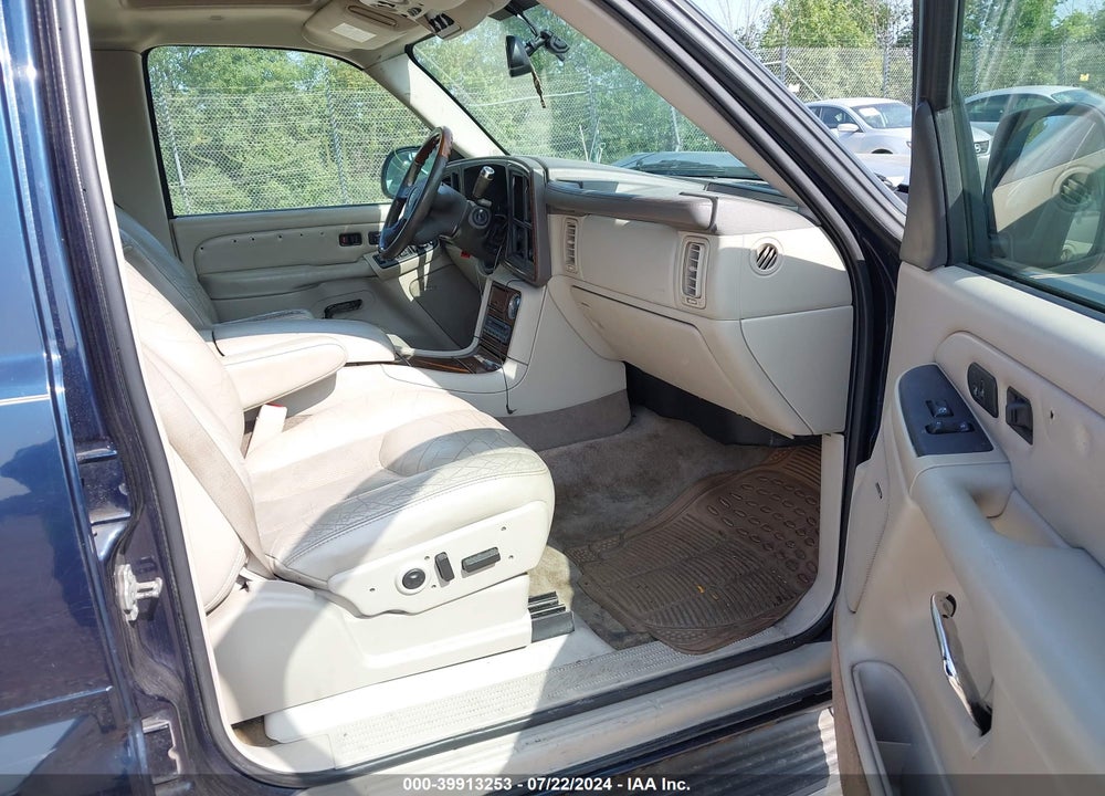 2004 CADILLAC ESCALADE STANDARD VIN: 1GYEK63N24R278761