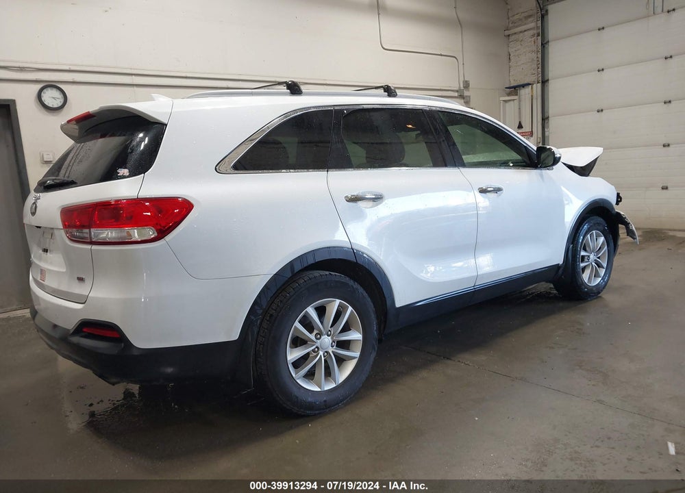 2016 KIA SORENTO 2.4L LX VIN: 5XYPG4A3XGG060303
