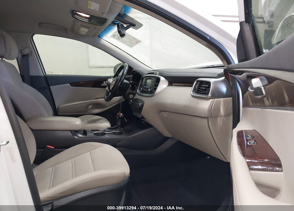 2016 KIA SORENTO 2.4L LX VIN: 5XYPG4A3XGG060303