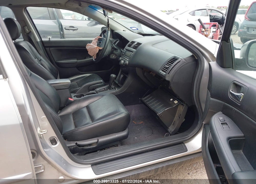 2004 HONDA ACCORD 2.4 LX VIN: 3HGCM56344G700414