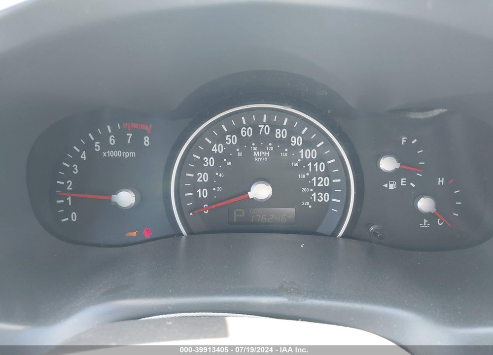 2011 KIA SEDONA LX VIN: KNDMG4C7XB6406400
