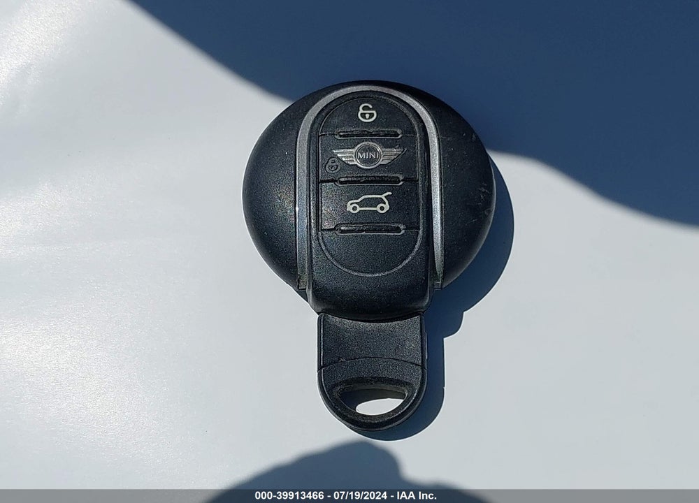 2015 MINI HARDTOP COOPER VIN: WMWXM5C58FT942664