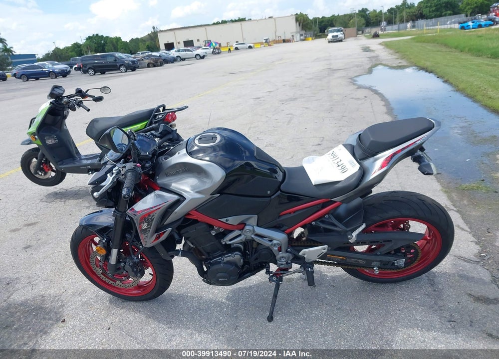 2019 KAWASAKI ZR900 VIN: JKAZR2A12KA003182