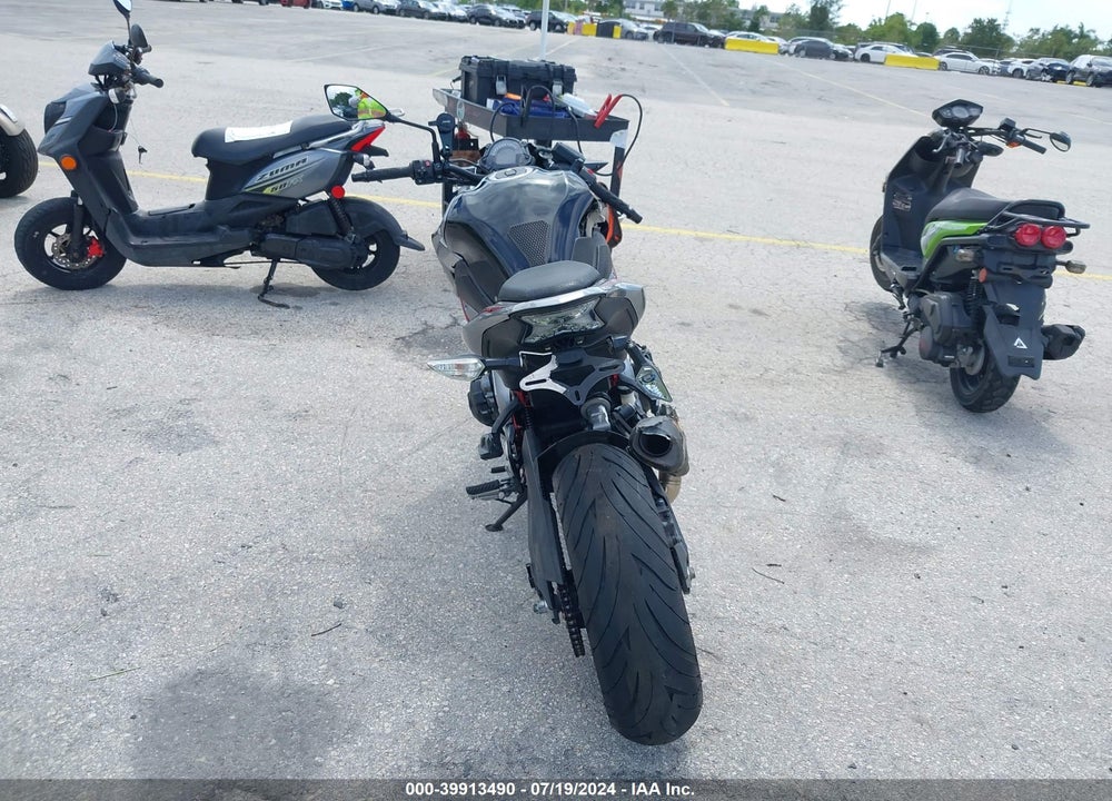2019 KAWASAKI ZR900 VIN: JKAZR2A12KA003182