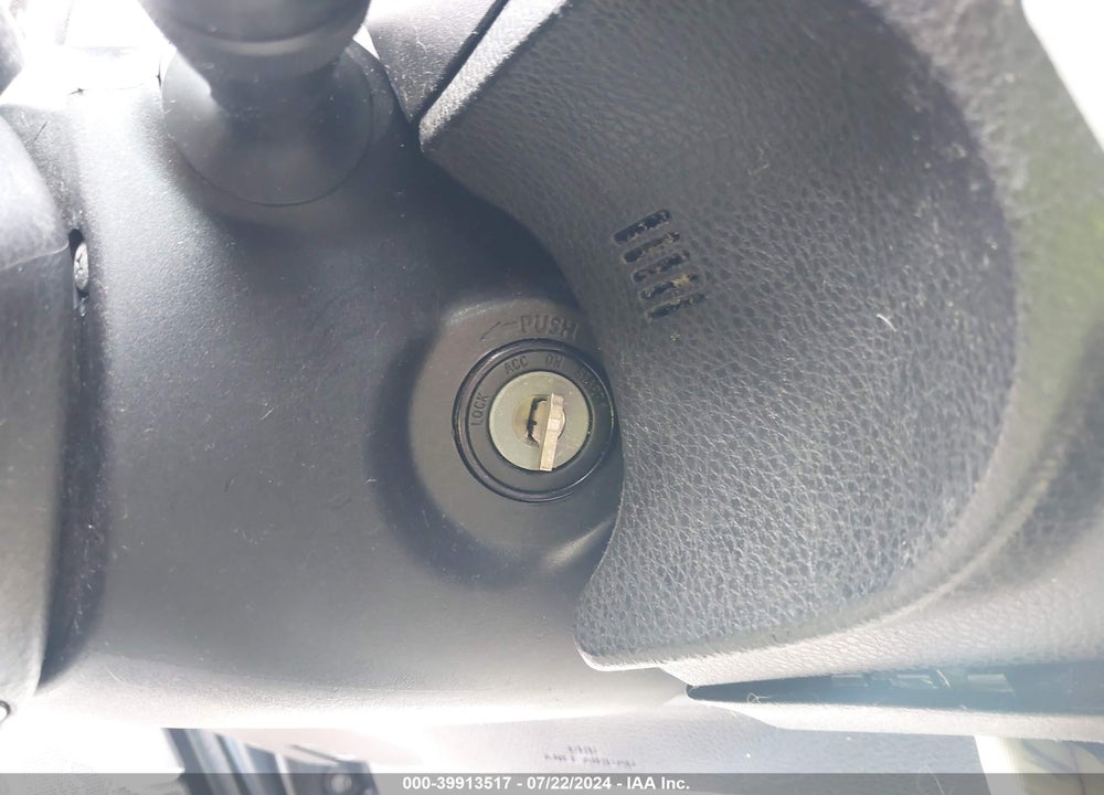 2015 TOYOTA COROLLA LE VIN: 5YFBURHE1FP261573