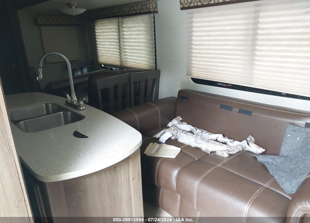2018 PREMIER OTHER VIN: 4YDT26R20JD430259
