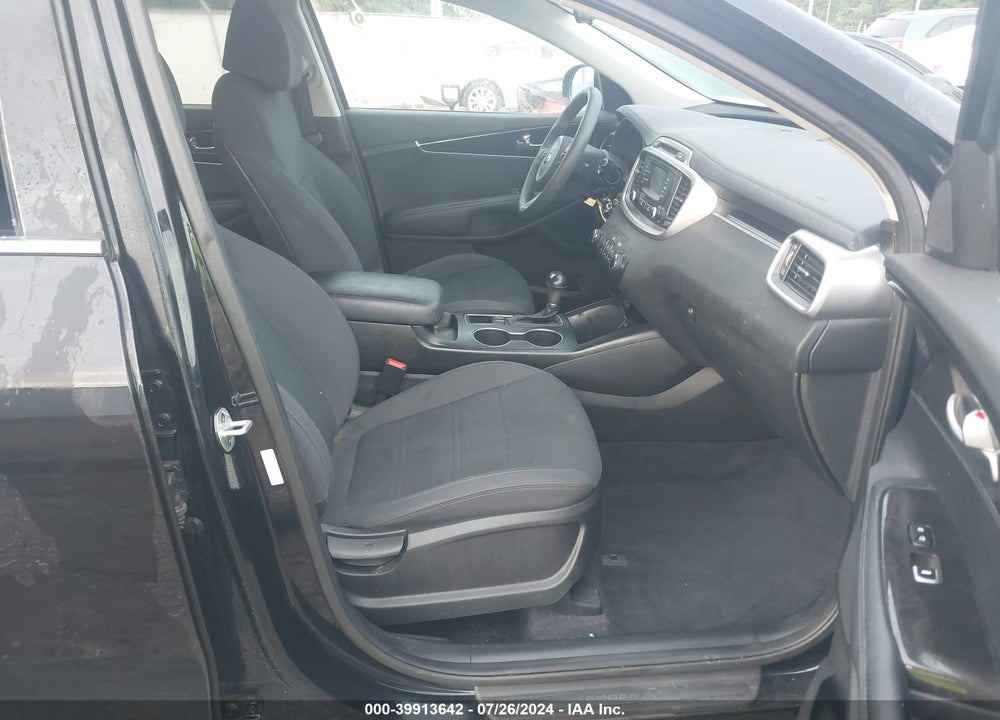 2017 KIA SORENTO 2.4L LX VIN: 5XYPG4A3XHG215322