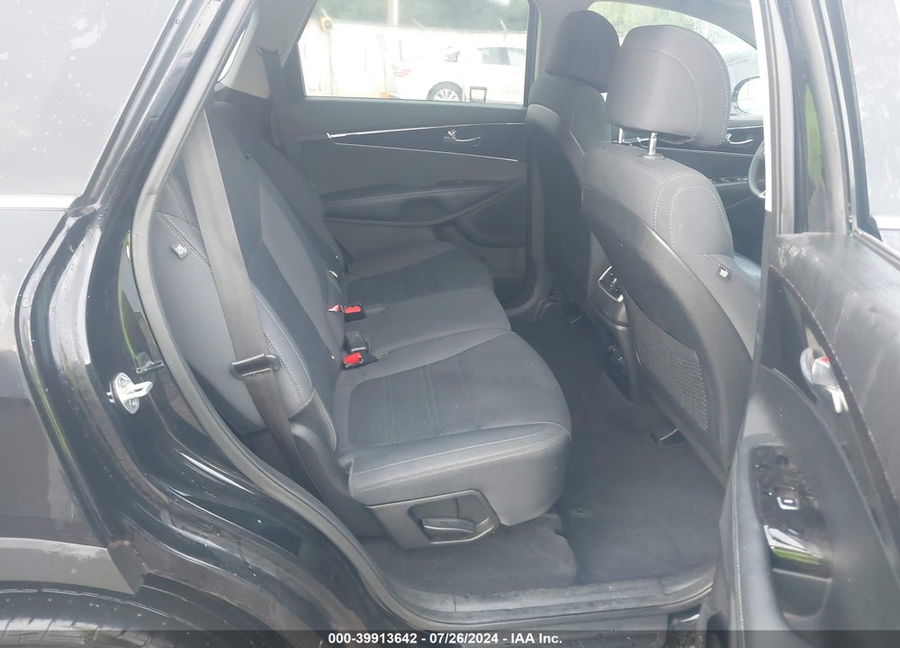 2017 KIA SORENTO 2.4L LX VIN: 5XYPG4A3XHG215322