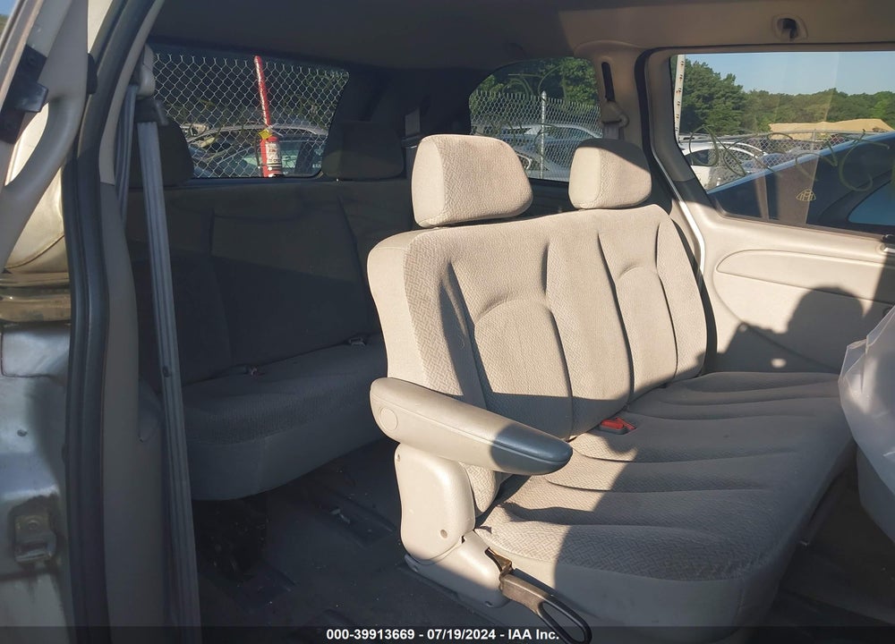 2005 CHRYSLER TOWN & COUNTRY VIN: 1C4GP45R15B361127