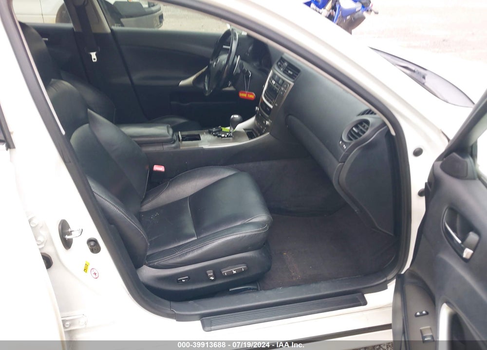 2009 LEXUS IS 250 VIN: JTHBK262095094399