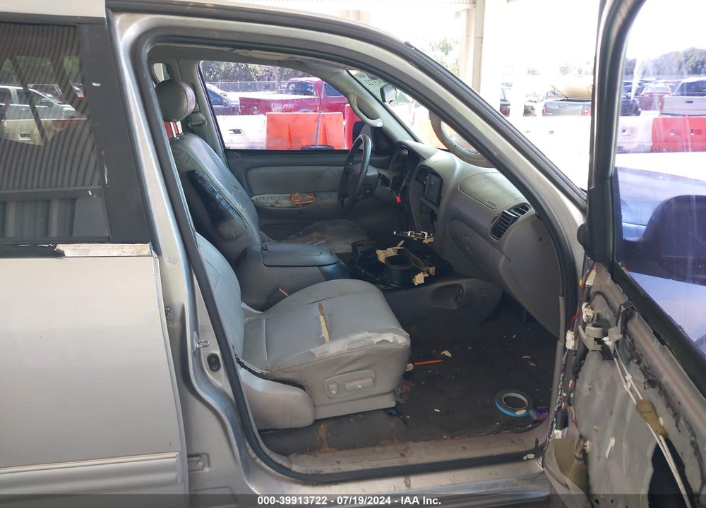 2002 TOYOTA SEQUOIA SR5 V8 VIN: 5TDZT34A02S070083
