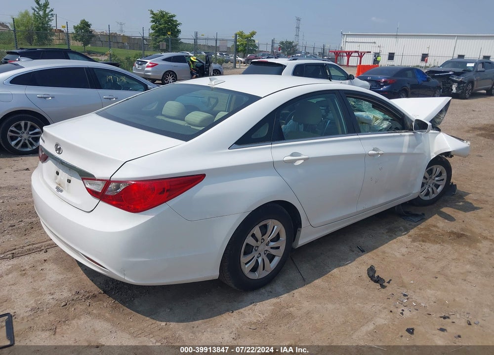 2013 HYUNDAI SONATA GLS VIN: 5NPEB4AC5DH586185