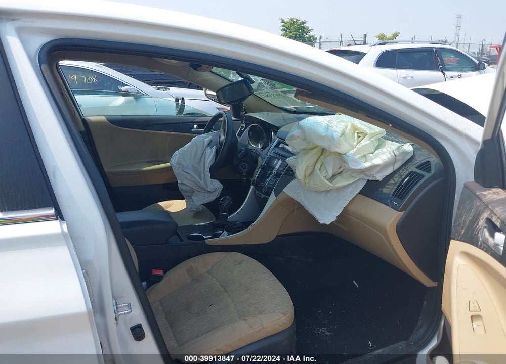 2013 HYUNDAI SONATA GLS VIN: 5NPEB4AC5DH586185
