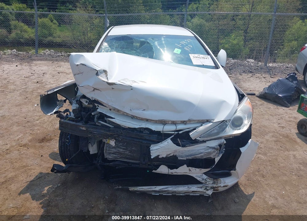 2013 HYUNDAI SONATA GLS VIN: 5NPEB4AC5DH586185