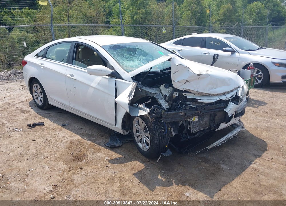2013 HYUNDAI SONATA GLS VIN: 5NPEB4AC5DH586185