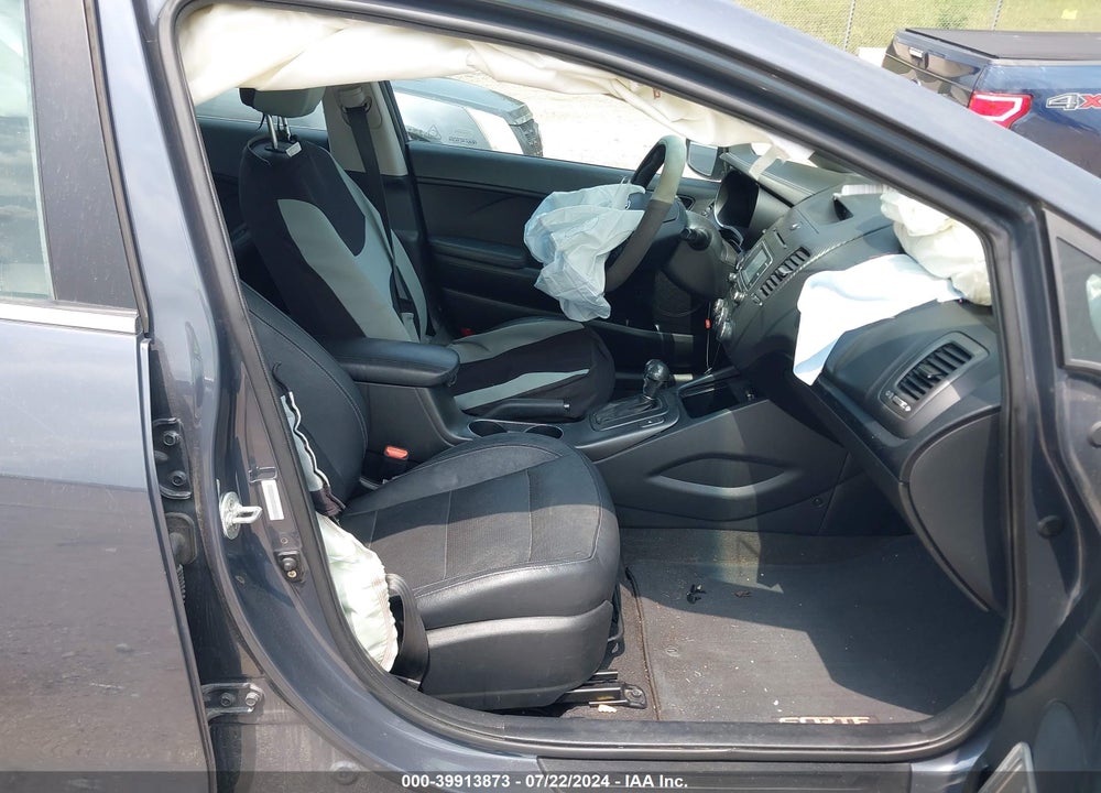 2015 KIA FORTE EX VIN: KNAFZ4A81F5339502