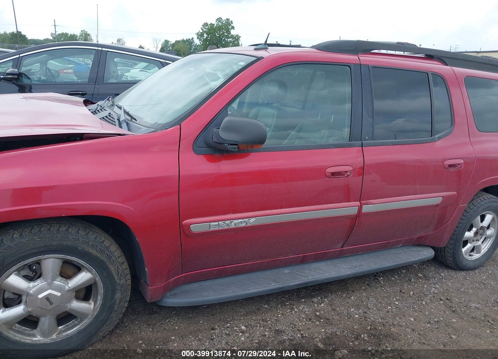 2005 GMC ENVOY XL SLT VIN: 1GKET16S156175457