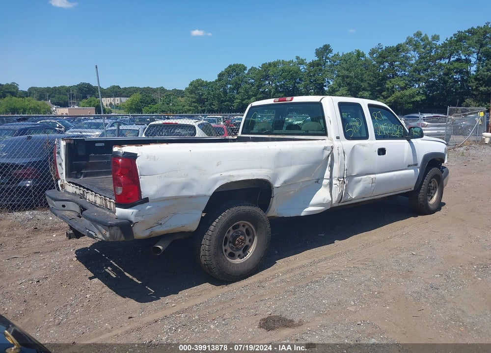 2005 CHEVROLET SILVERADO 2500HD WORK TRUCK VIN: 1GCHC29U05E318657