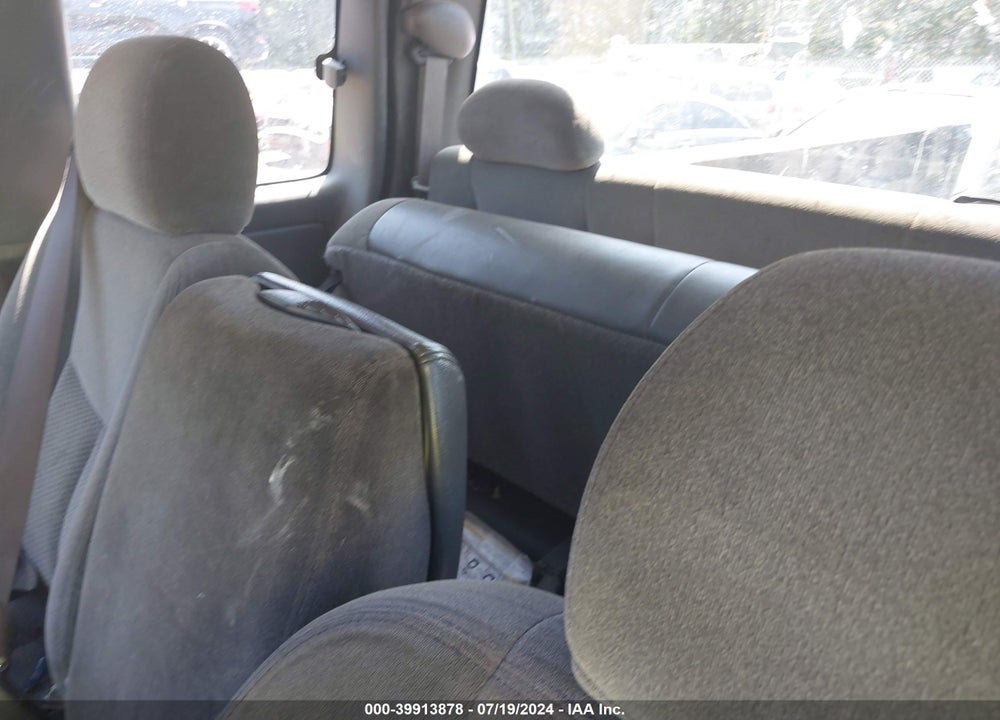 2005 CHEVROLET SILVERADO 2500HD WORK TRUCK VIN: 1GCHC29U05E318657