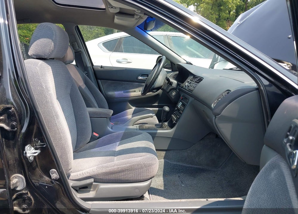 1996 HONDA ACCORD LX/EX VIN: 1HGCD5638TA139129