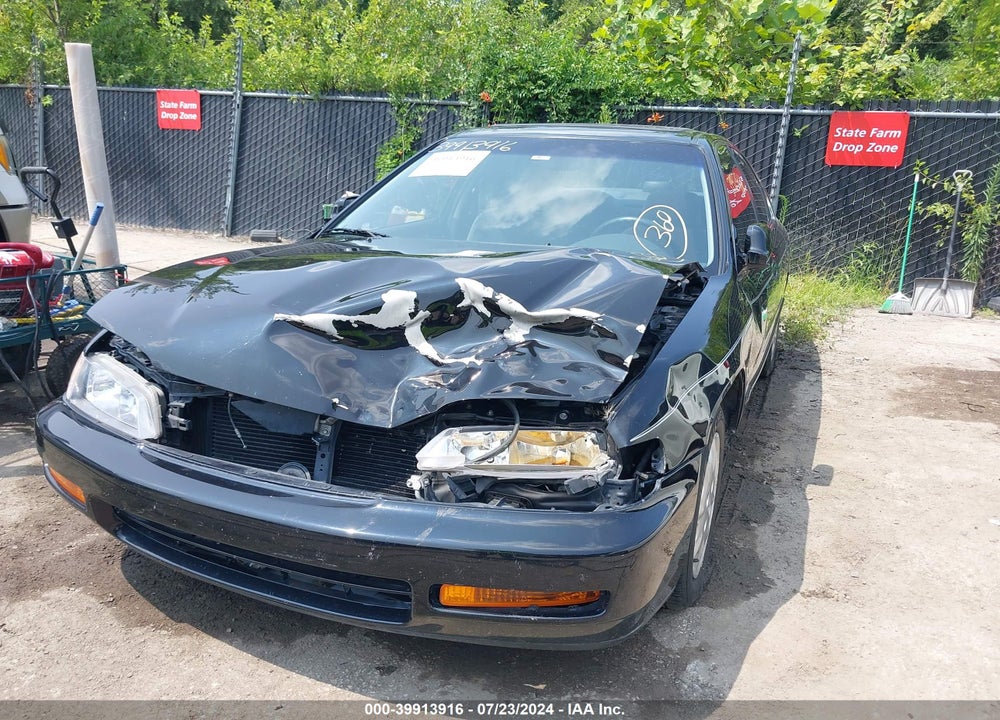 1996 HONDA ACCORD LX/EX VIN: 1HGCD5638TA139129