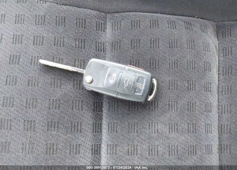 2003 VOLKSWAGEN GOLF GLS 2.0L VIN: 9BWGK61J934014971