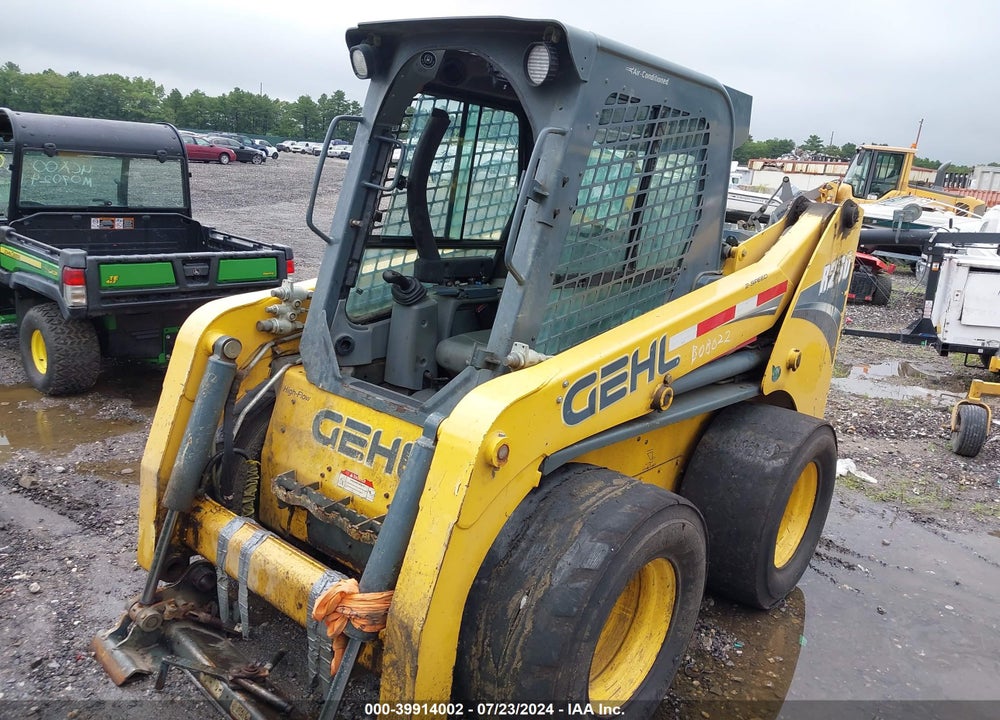 2015 GEHL R260 VIN: GHL0R260G00176216
