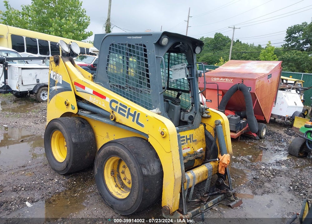 2015 GEHL R260 VIN: GHL0R260G00176216