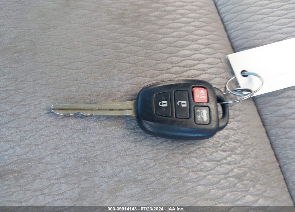 2014 TOYOTA COROLLA LE VIN: 2T1BURHE9EC032671