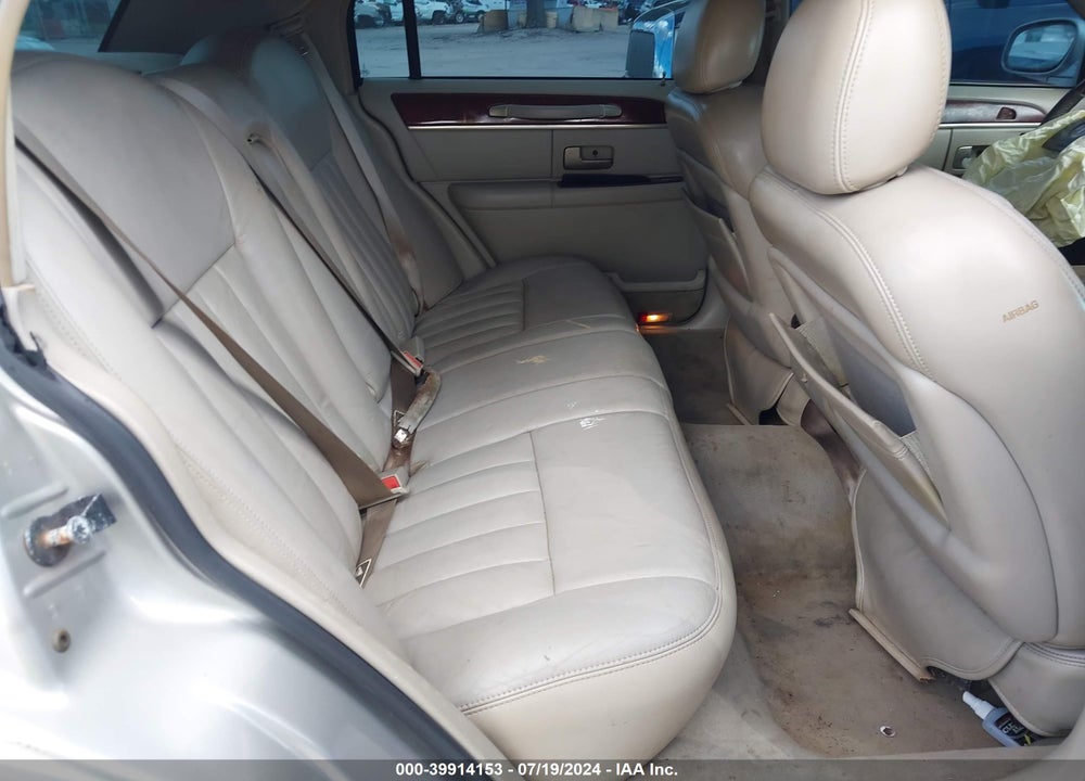 2003 LINCOLN TOWN CAR SIGNATURE VIN: 1LNHM82W83Y608213