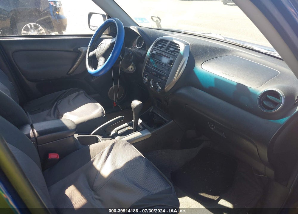 2005 TOYOTA RAV4 VIN: JTEHD20V050049586